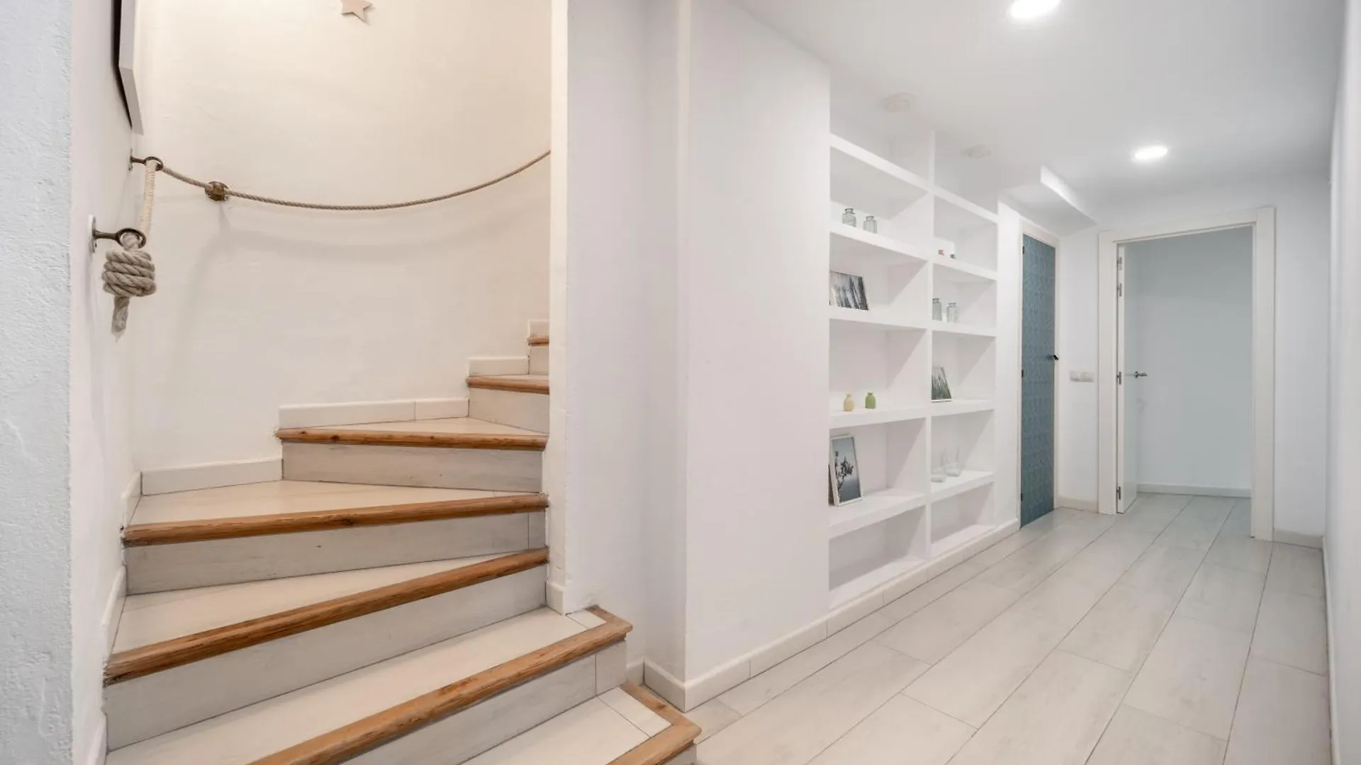 A Terrace With Sea View, 2 Bedrooms Apartment In Benalmádena