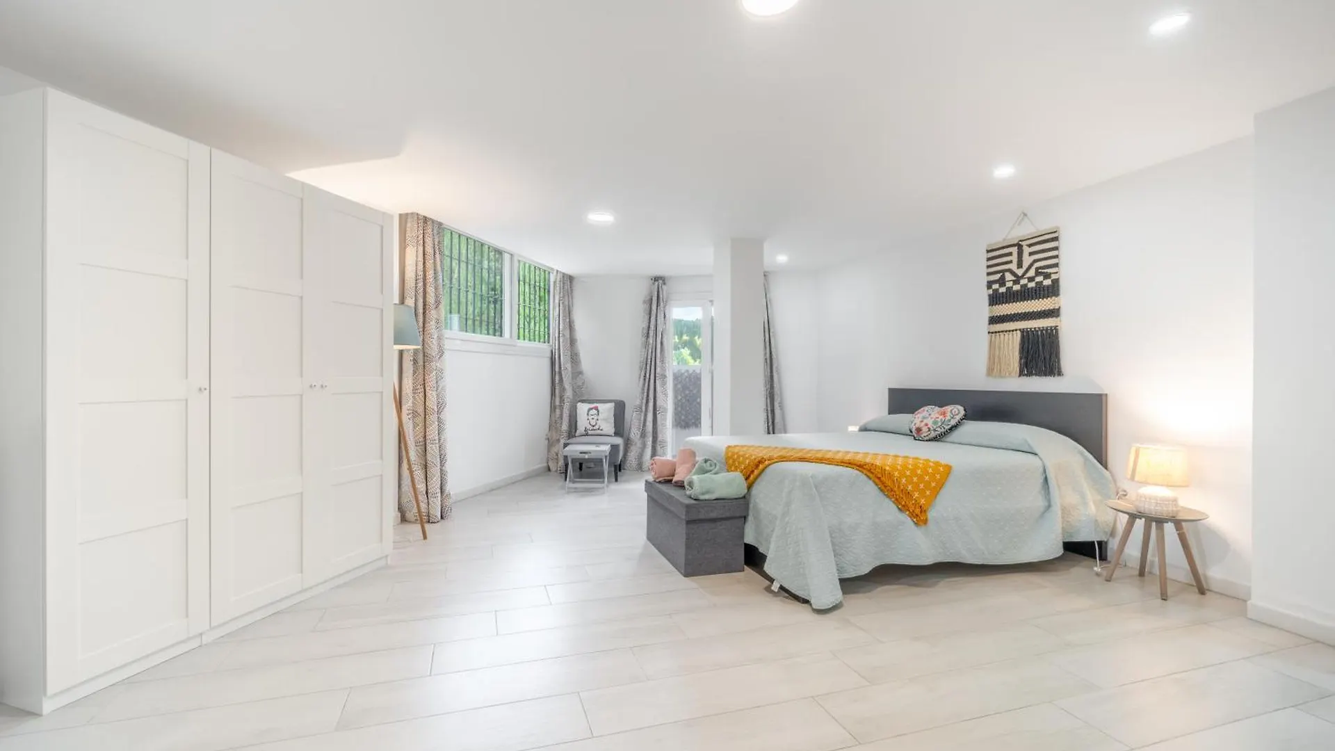 A Terrace With Sea View, 2 Bedrooms Apartment In Benalmádena